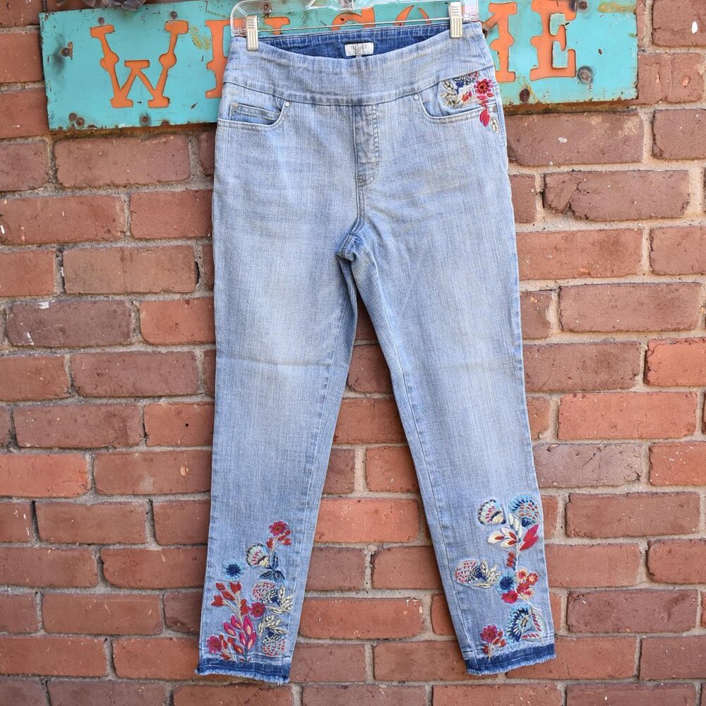 Tru Luxe Straight Leg Jeans with Floral Embroidery Size 8